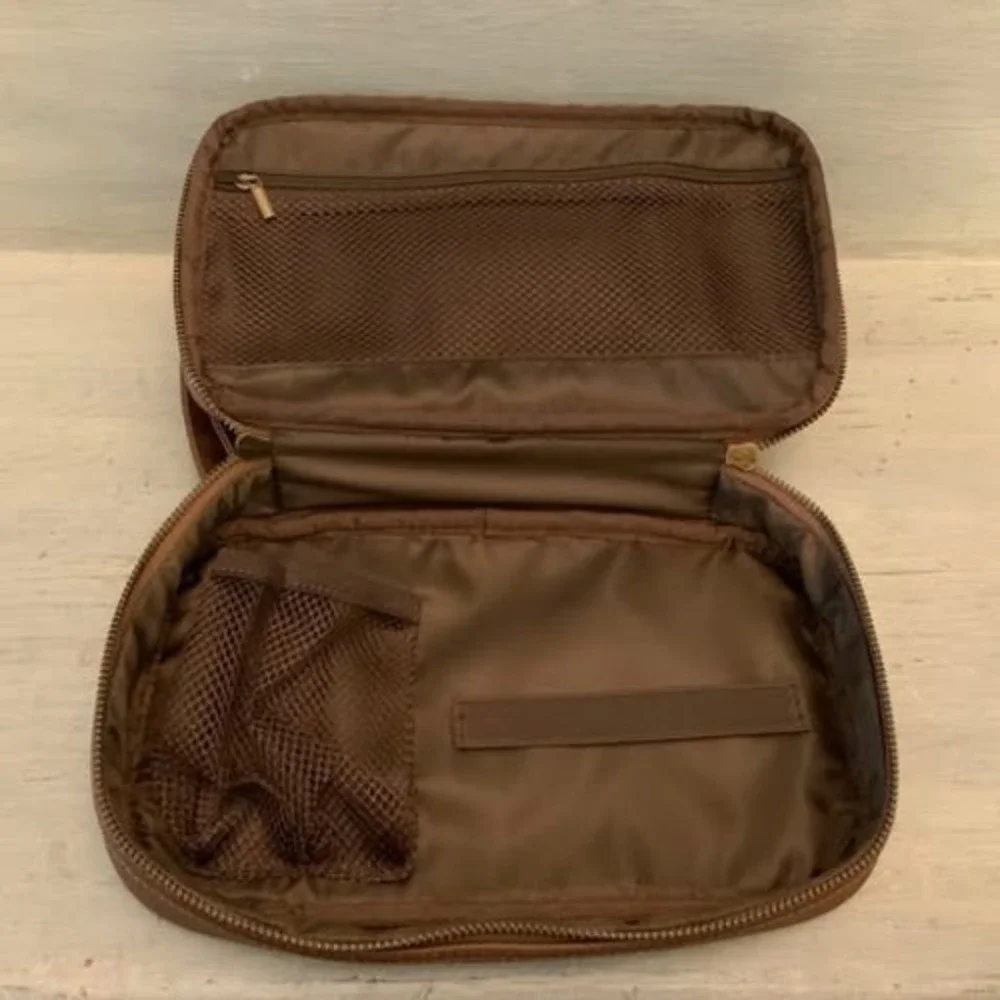 Vetelli Italian Designed Brown Faux Leather Toiletry Travel Pouch Bag GC